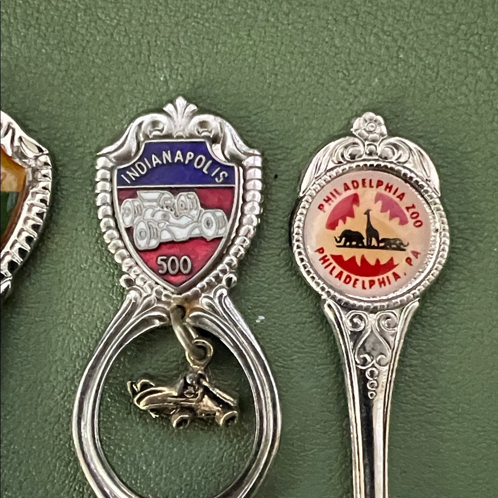Collectable Spoon Lot of 15 - Vintage to Modern! - Picture 12 of 16